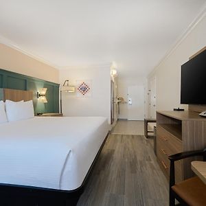 Standard Zimmer mit Kingsize-Bett